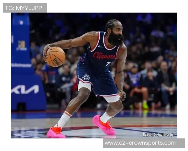 哈登谈球队首发阵容的优势与错位策略展现天赋异禀的潜力