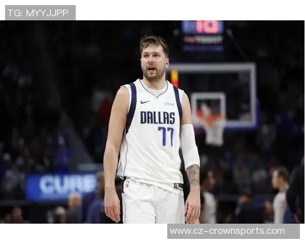 东契奇首节表现出色攻防兼备轻松拿下10分4板2助正负值高达6 东契奇首节表现出色攻防兼备轻松拿下10分4板2助正负值高达6