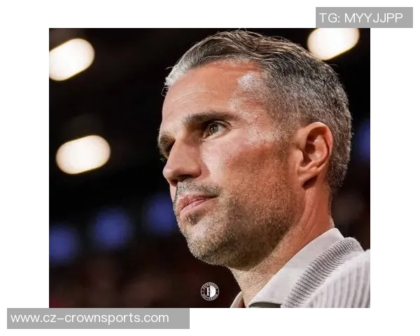 范佩西执教危机加剧费耶诺德连续四场不胜荷甲积分差距扩大至11分 范佩西执教危机加剧费耶诺德连续四场不胜荷甲积分差距扩大至11分