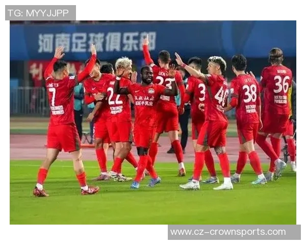 河南队今日启程前往上海浦东备战与海港热身赛全力以赴争取胜利