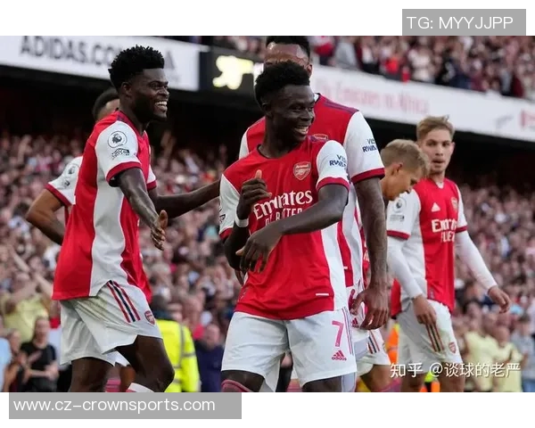 森林老板与贝尼特斯共赏奥林匹亚科斯对阵阿森纳精彩赛事