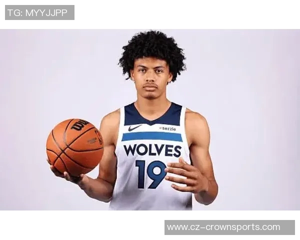 芬奇赞贝兰热打球风格强硬敏锐感知比赛局势令人印象深刻